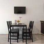 Pleasant 2Br - Perfect For Long Stays